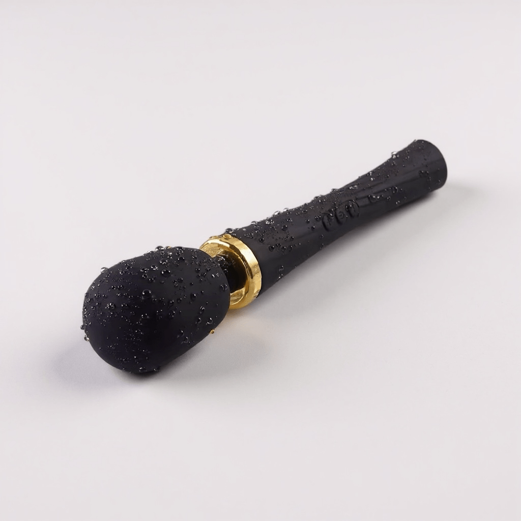 NoirPulse – Elegant, krachtig en mysterieus, passend bij het zwarte design..